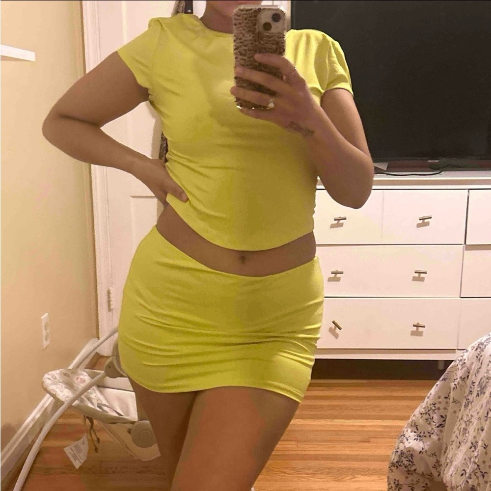 Skirt and top set